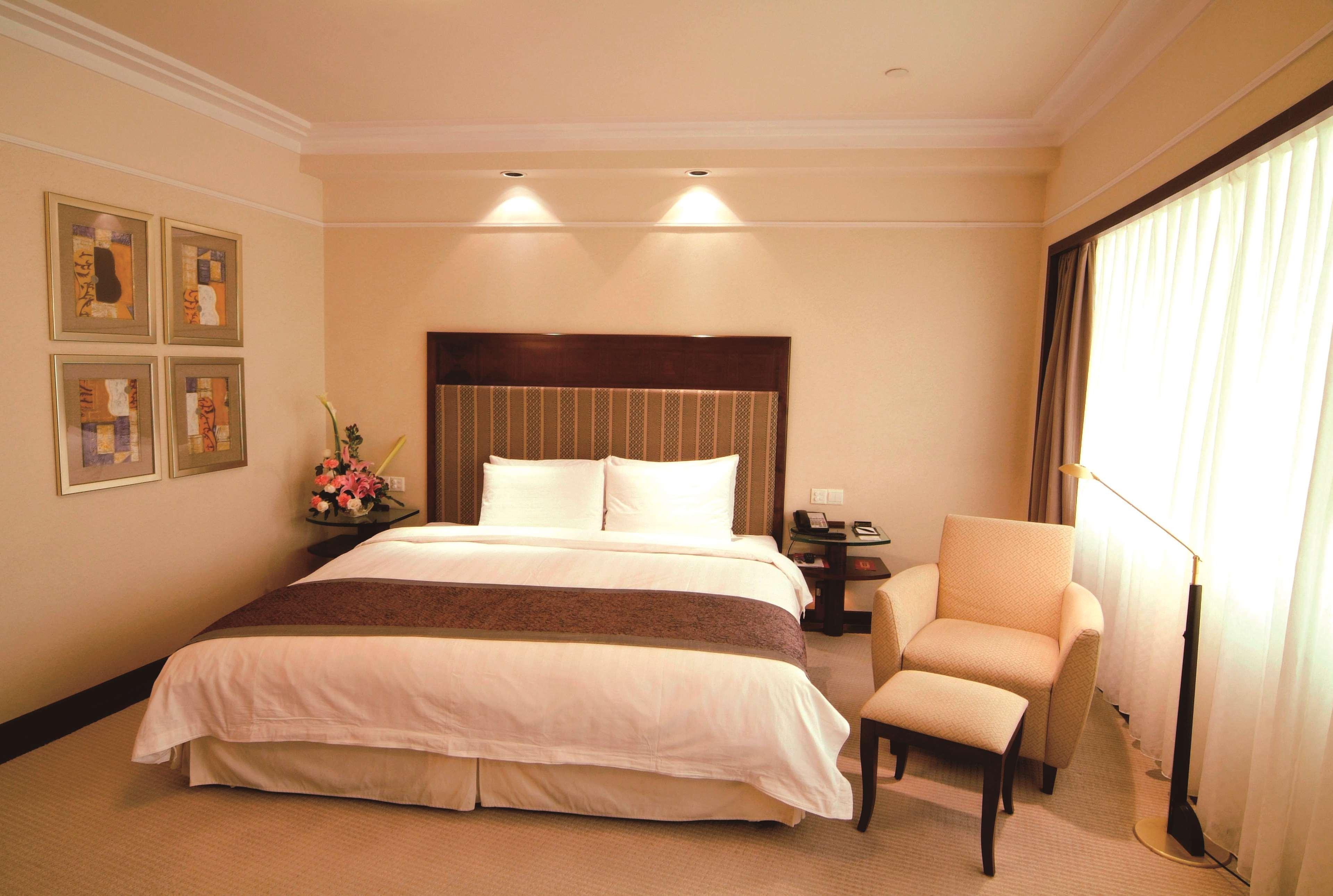 Howard Johnson Ginwa Plaza Hotel Сіань Екстер'єр фото