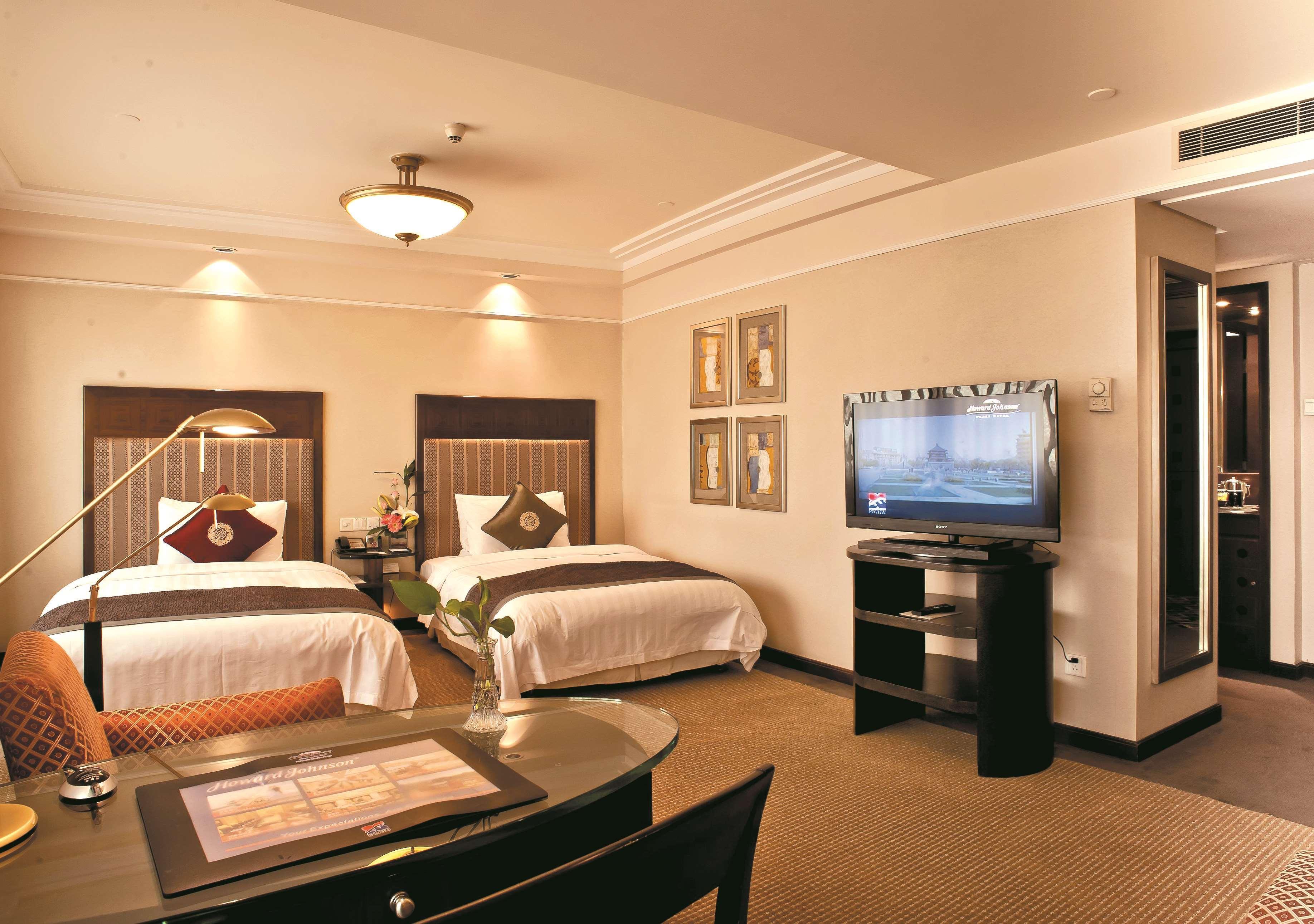 Howard Johnson Ginwa Plaza Hotel Сіань Екстер'єр фото